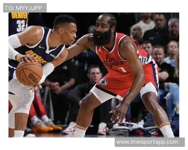 关键漏判引争议快船对76人比赛三次漏判哈登绝杀三分遭打手犯规未判