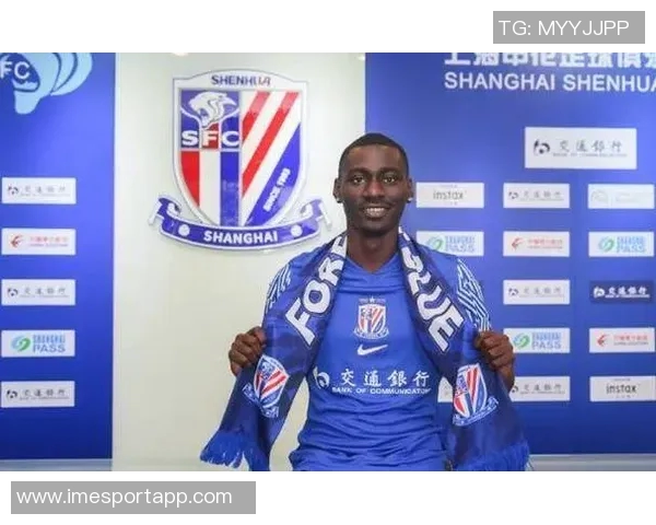 阿苏埃高空暴扣破门助申花1-0领先首尔展现强大实力 阿苏埃高空暴扣破门助申花1-0领先首尔展现强大实力